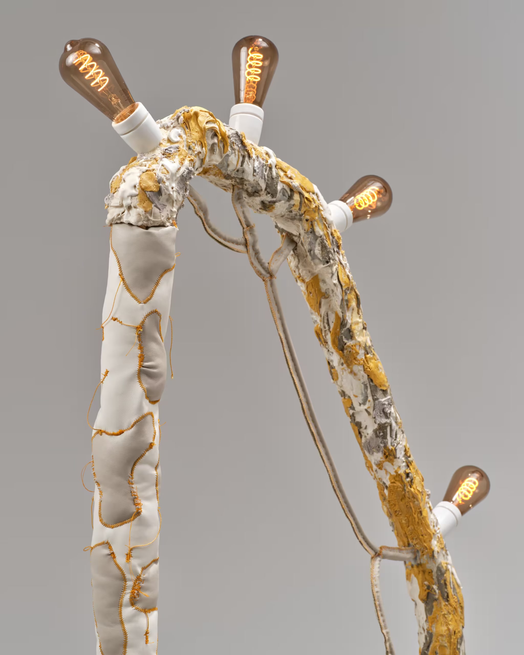 Picciriddu, 2025. Lampada da terra, Legno, gesso, ecopelle.