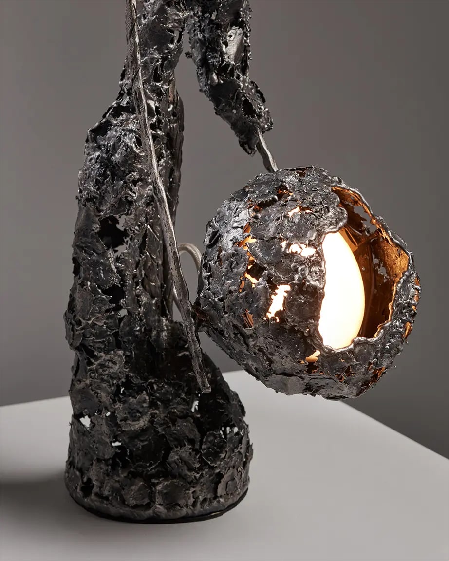Travagghiu, 2024. Lampada da tavolo, Acciaio.